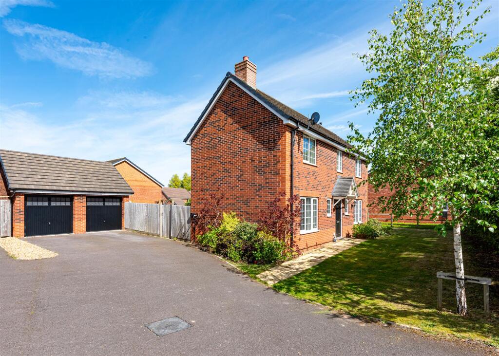 45 Sandy Lane-front2.jpg