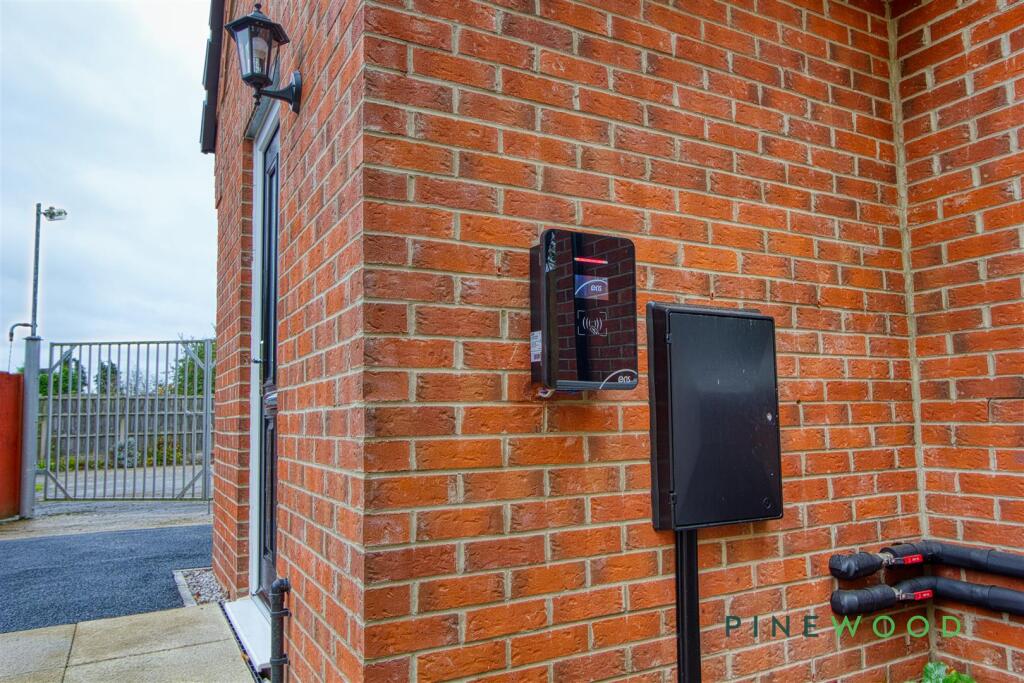 SIDE - EV CHARGER
