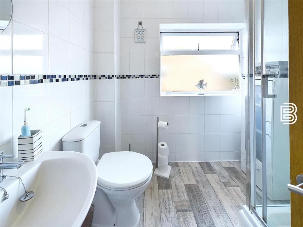 Bathrom.jpg