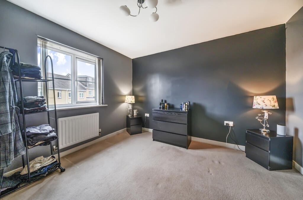 1304500-3-6848137...