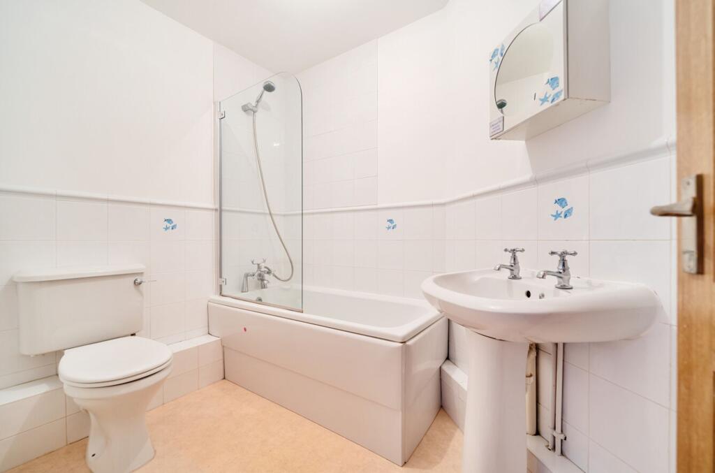 Bedroom 2 Ensuite Bathroom