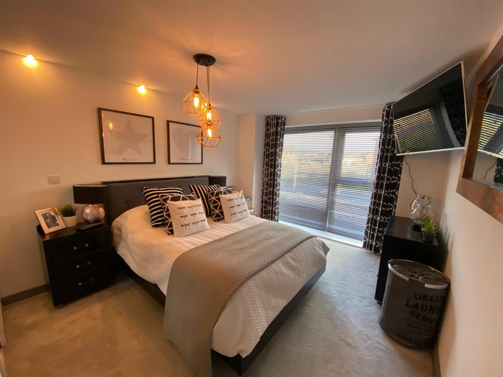 bedroom 1 taw wharf .png