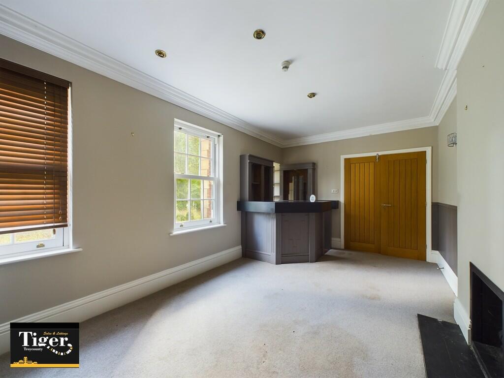 CAM02176G0-PR0329...