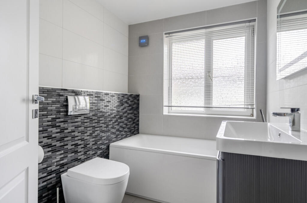 1387732-11-69317a...