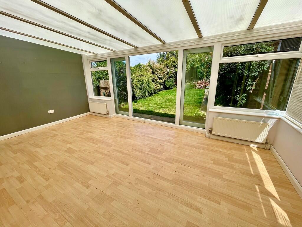 18 Moorfoot Road ...