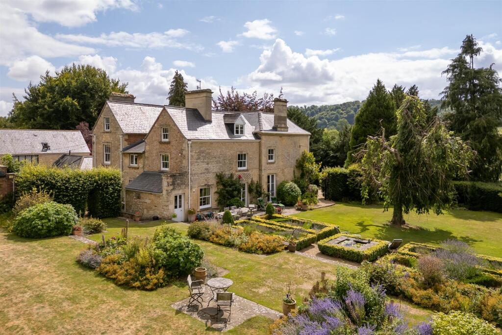 91 - Rockstowes Hill - GL11 5AF - Web.jpg