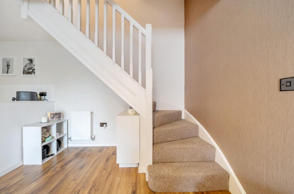 1369917-12-68f243...