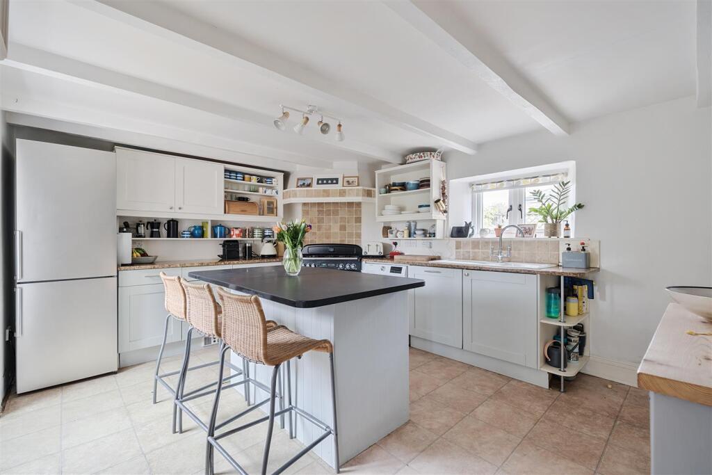 Kitchen Alt.jpg