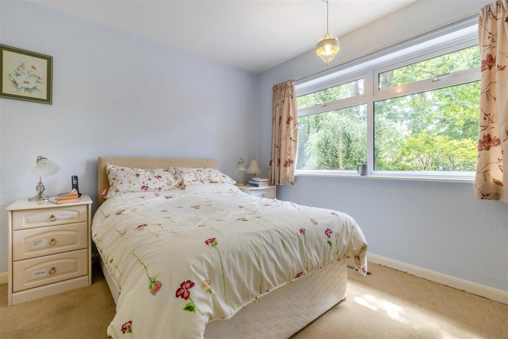 8651067-interior02.jpg