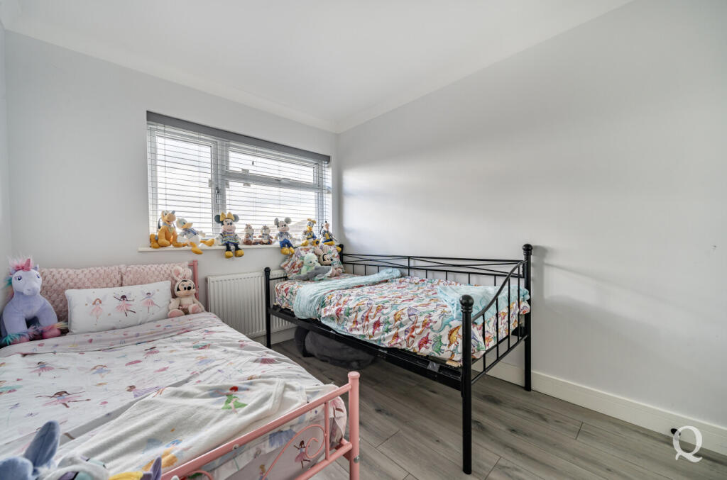 b9dae128-4d65-4e9...