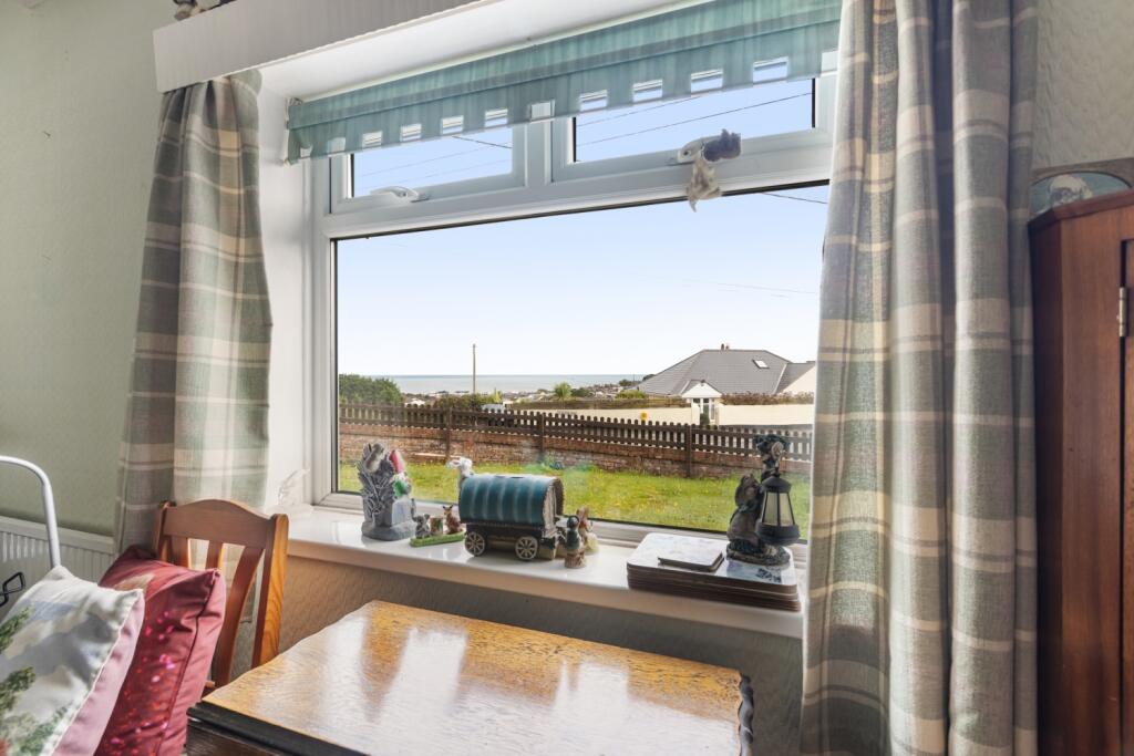 A12 - 18 Ailescombe Rd, Paignton - 240926