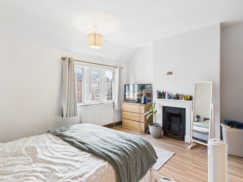 CAM04578G0-PR0028...