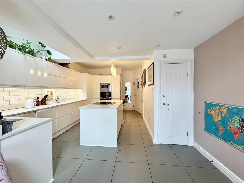 processed-2FF09A1A-2515-43C8-833B-C285601D2727.jpe