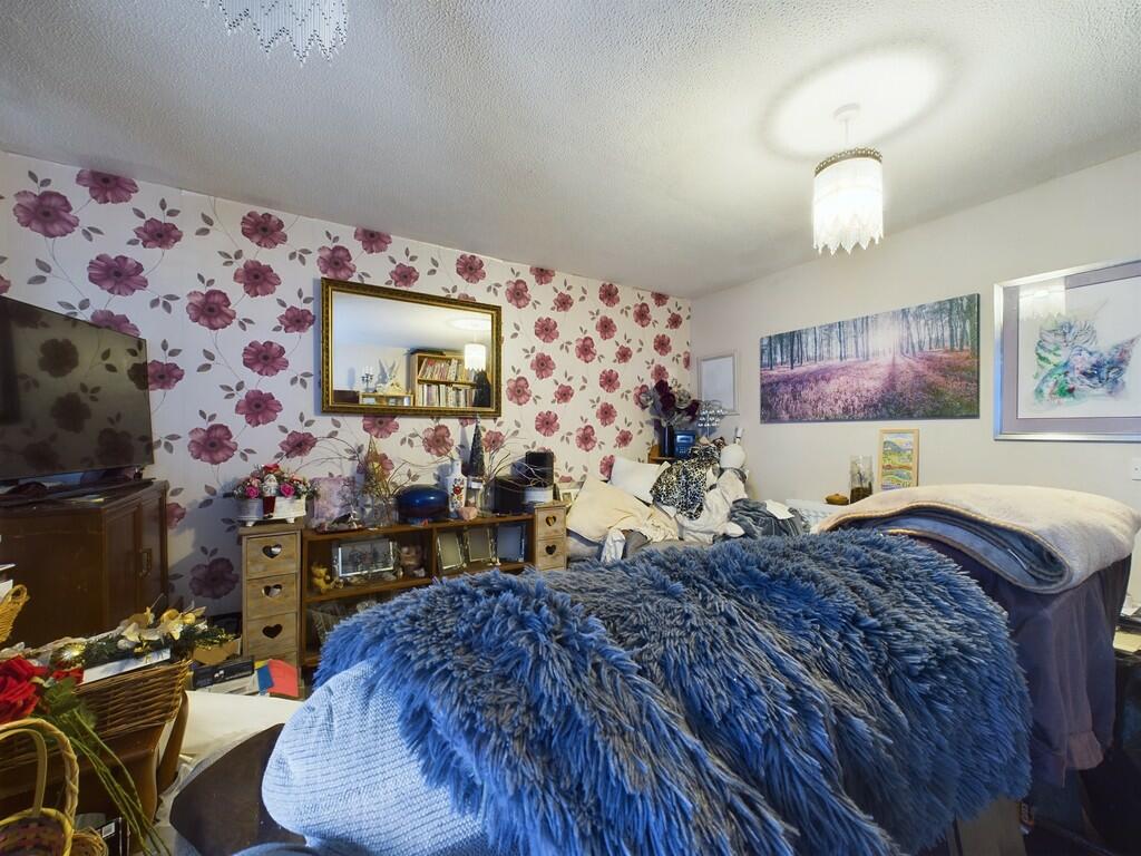 CAM02089G0-PR0372...