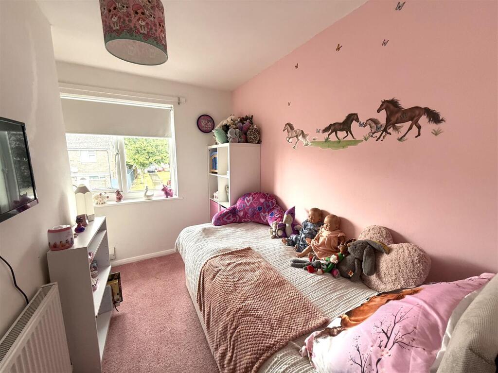 11 john close bed.jpeg