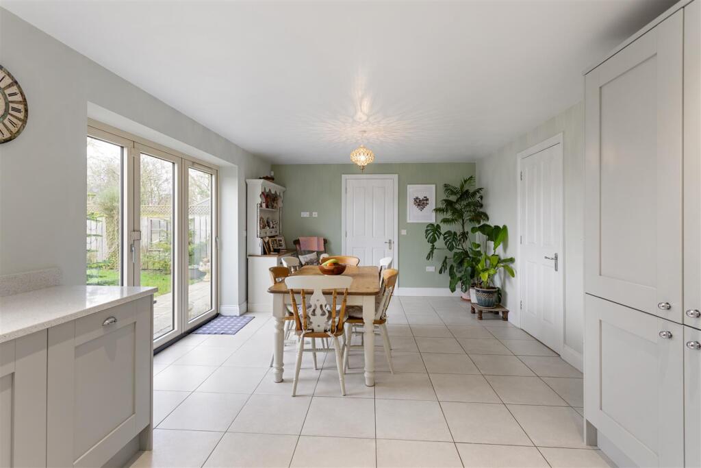11_Farefield_Close_69.jpg
