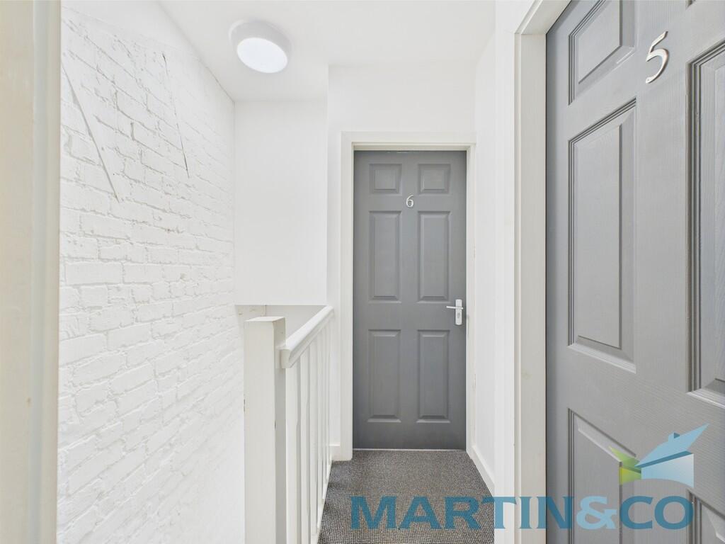 CAM01870G0-PR0167...