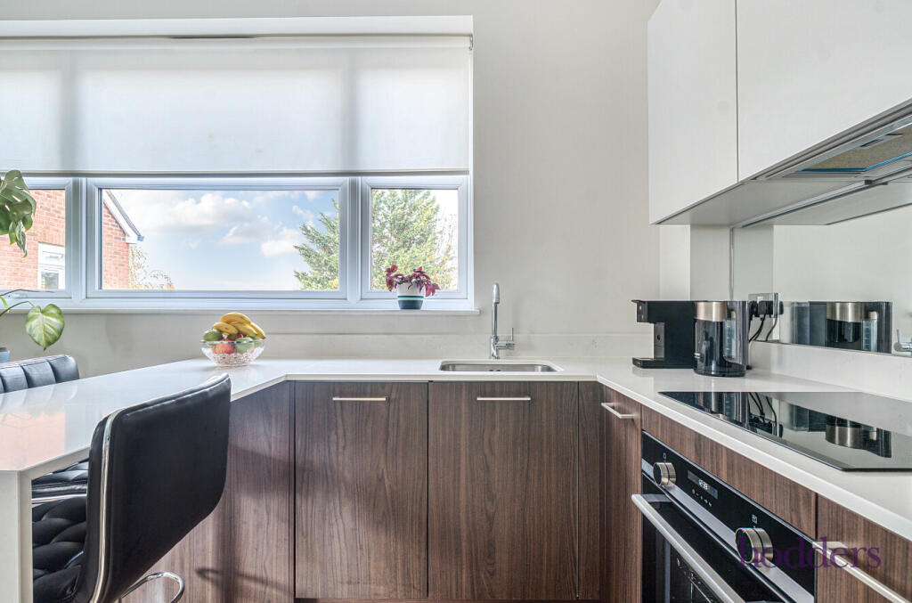 efa1dd5e-b815-448...