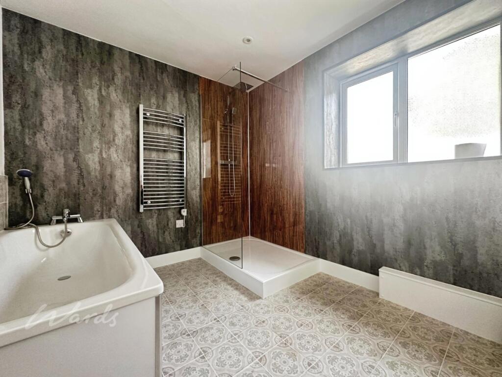 Margate TH bathro...