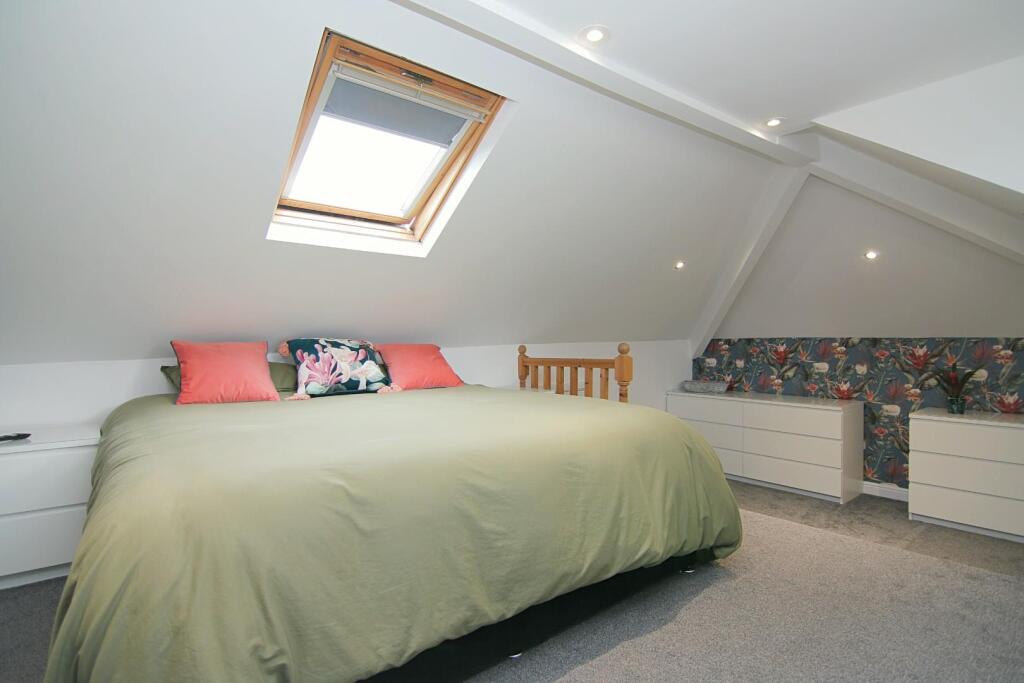 BEDROOM / DRESSING AREA
