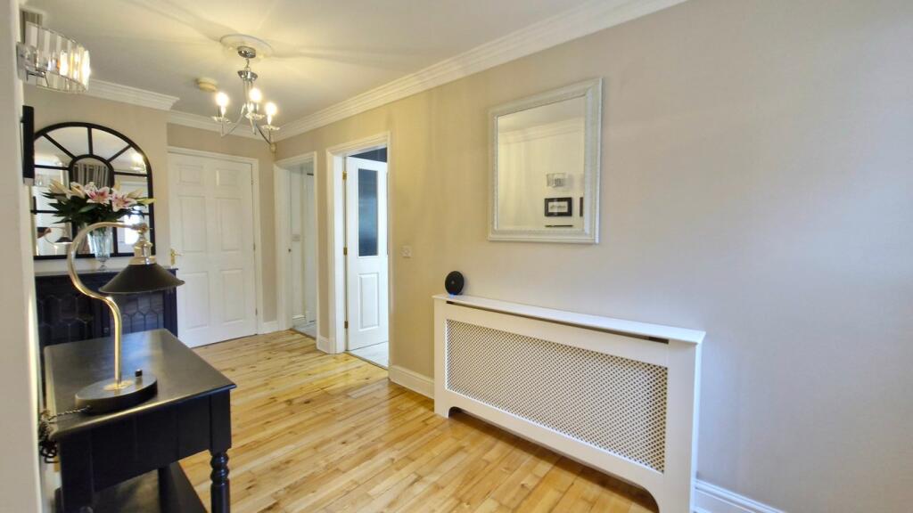 Bungalow - Entrance Hall