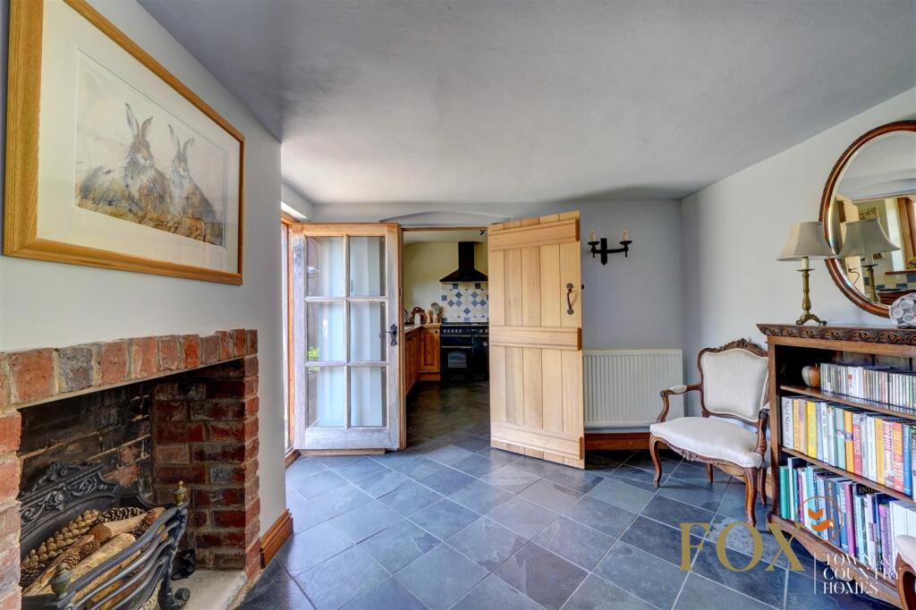 Folly Cottage (15).jpg