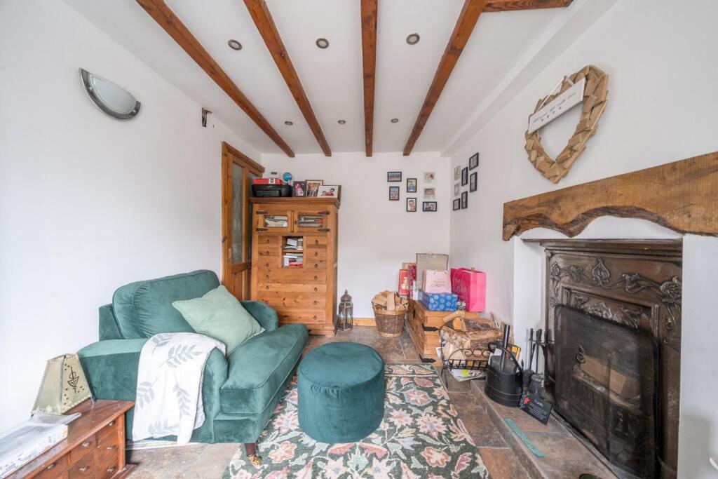 Living Room corner 1.jpg