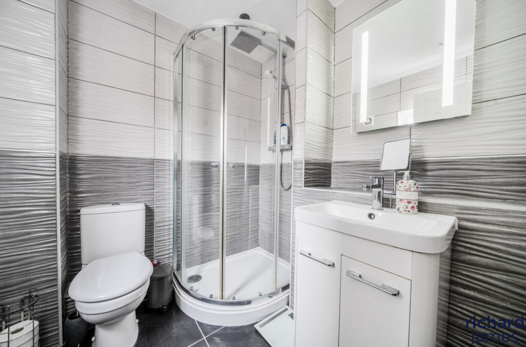 64e1b852241643d2b0d93f440b27981a