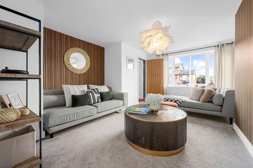 23 Oathills Drive-04.jpg