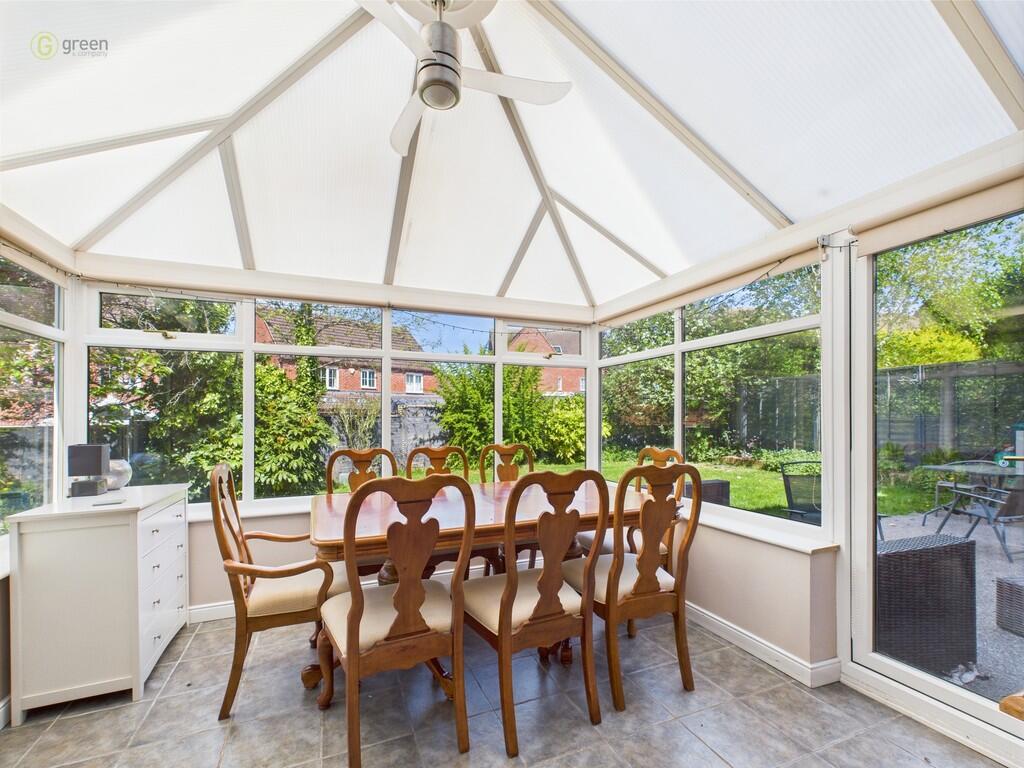 CAM03830G0-PR0142...