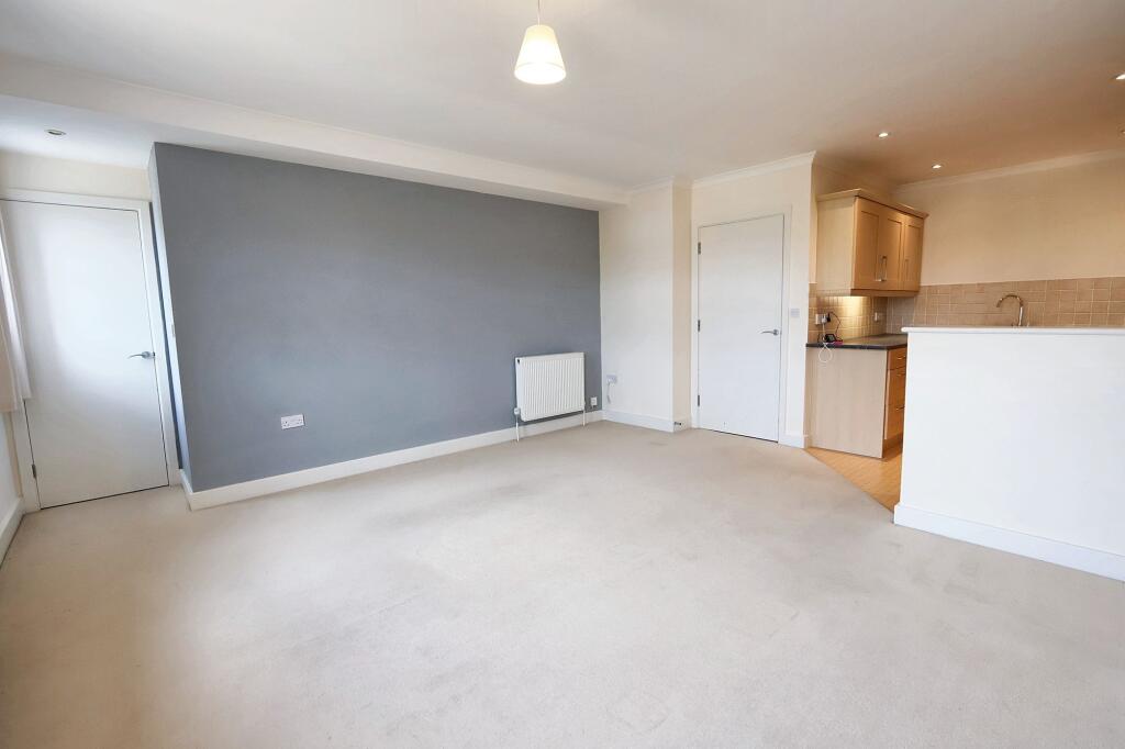 Lounge/Dining/Kitchen