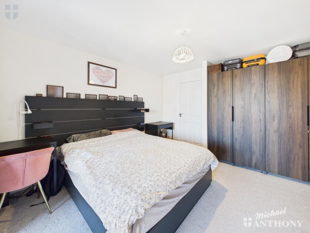 CAM03852G0-PR0221-STILL015