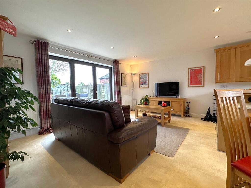 Living Space With Bi-Fold Doors 862