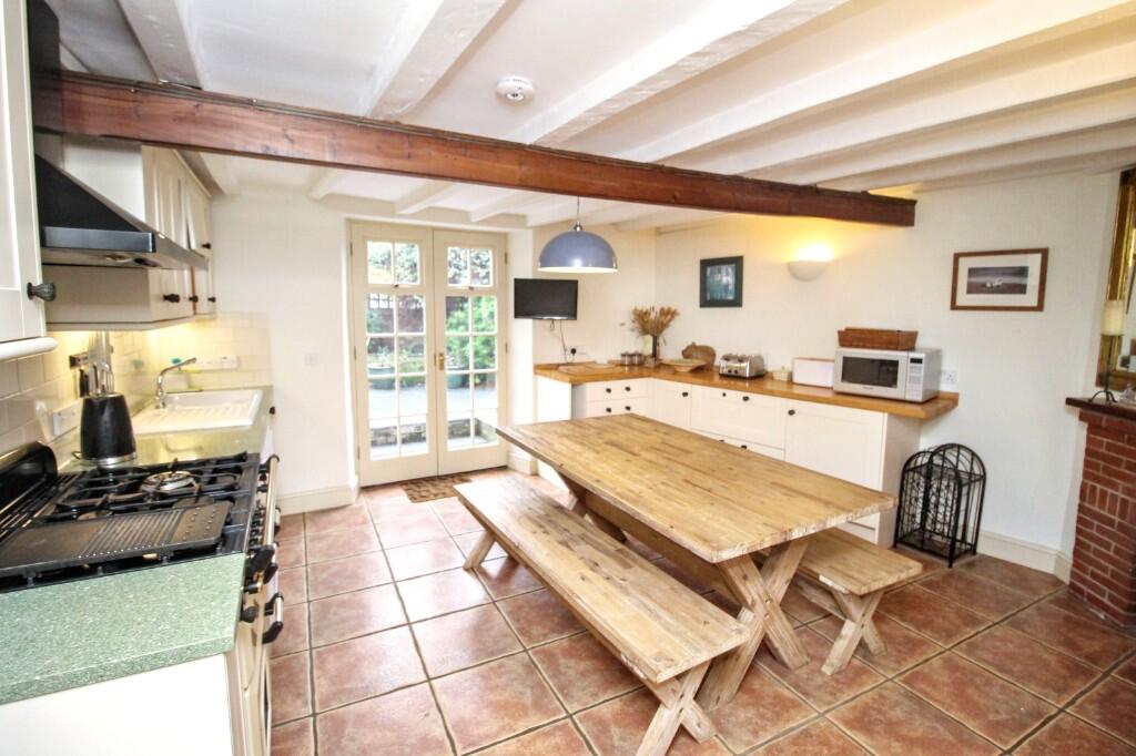 Kitchen/Dining