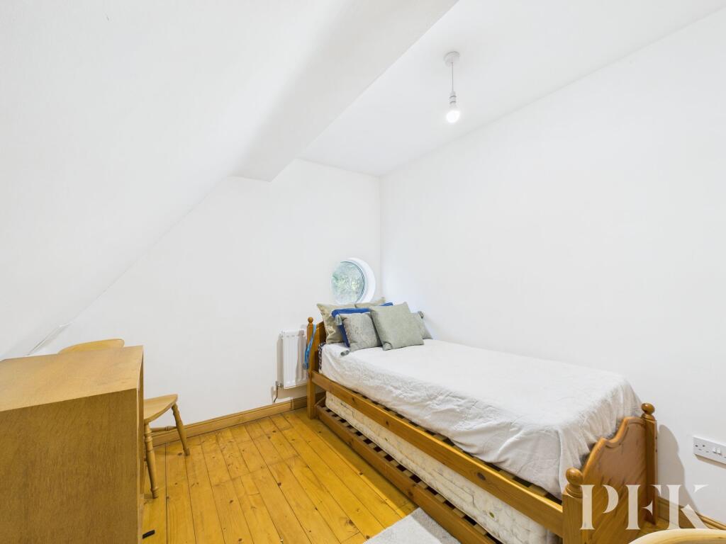 Granny flat - bedroom 1