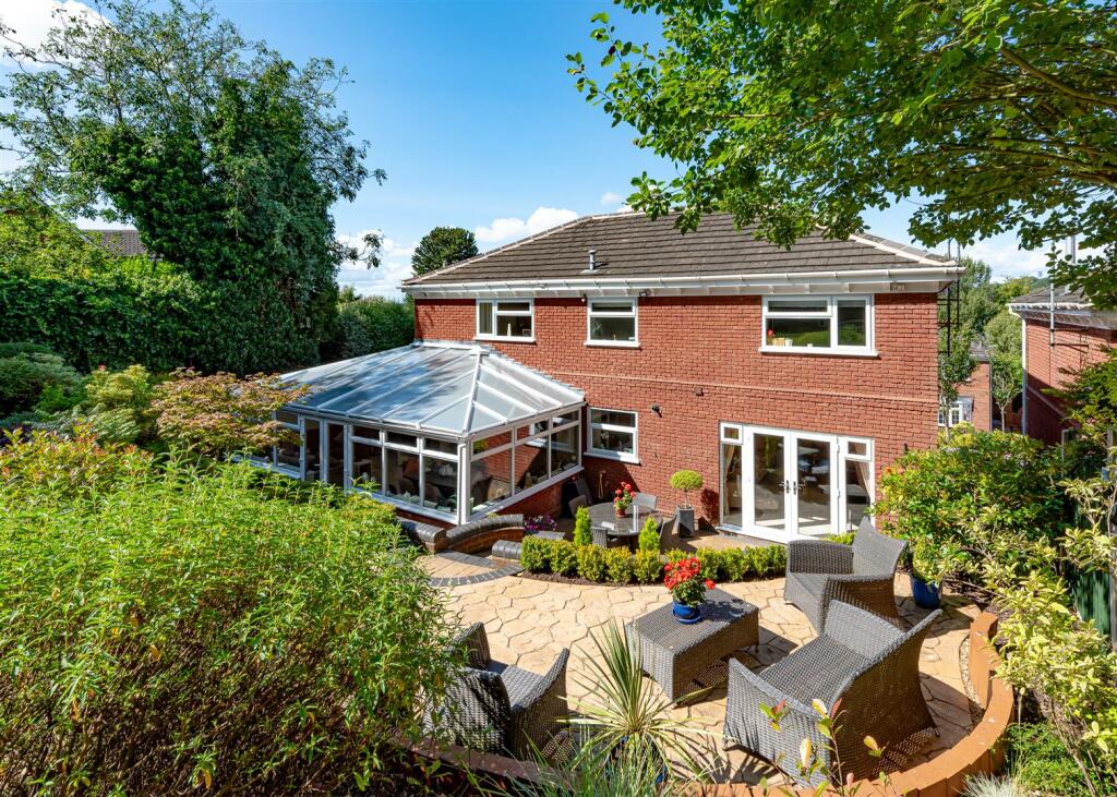 3 High Meadows-garden5.jpg