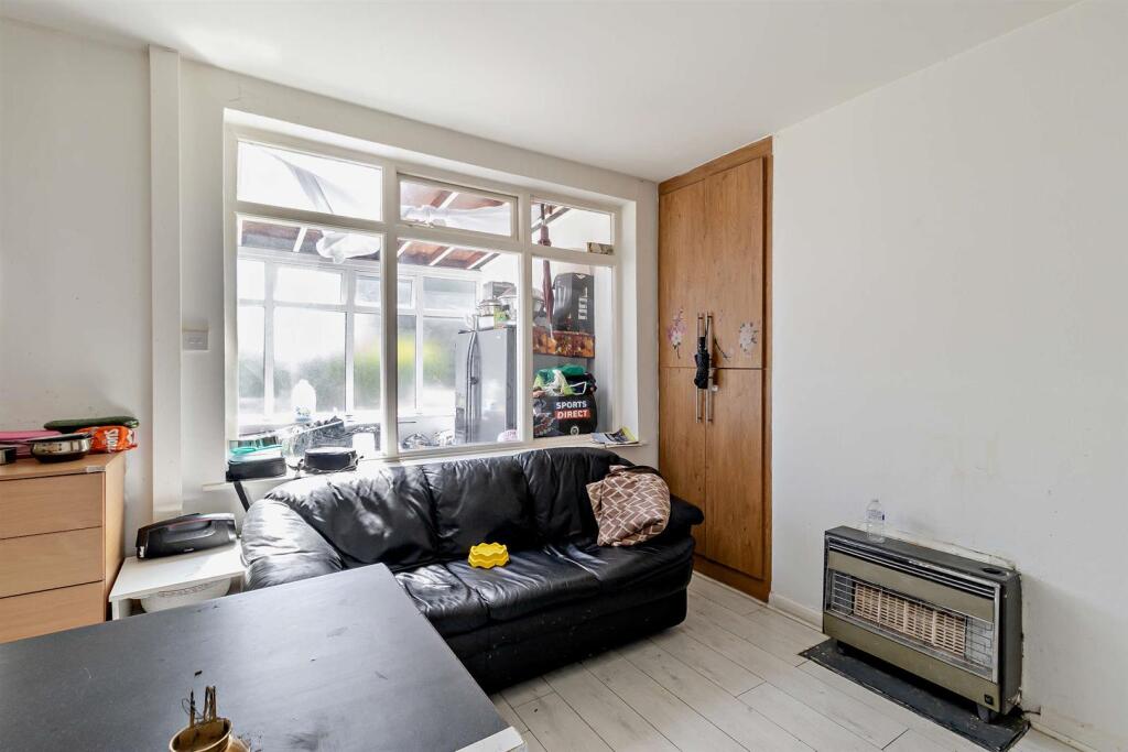 8655308-interior12-800.jpg