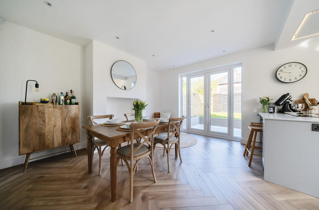 6800ef59c82ec-l-1275835 (15)