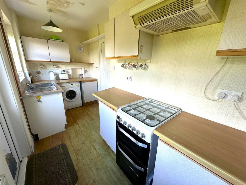 kitchen 3.jpg