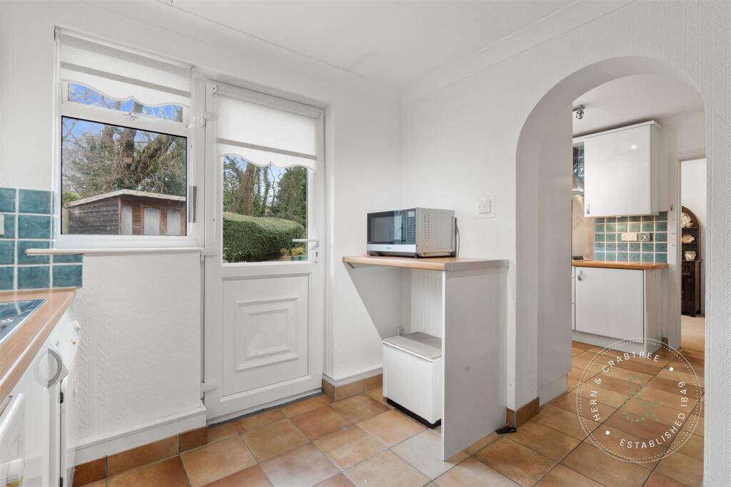 Norwood, Thornhill, HernCrabtree (11).jpg