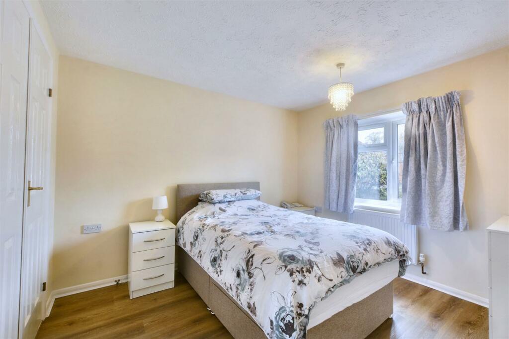 Bedroom 1_1.jpeg
