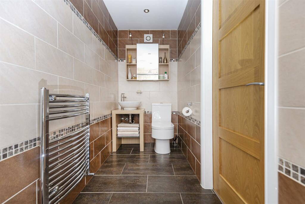 Bramleys Estate Agents - Long Lane - Honley (33).j