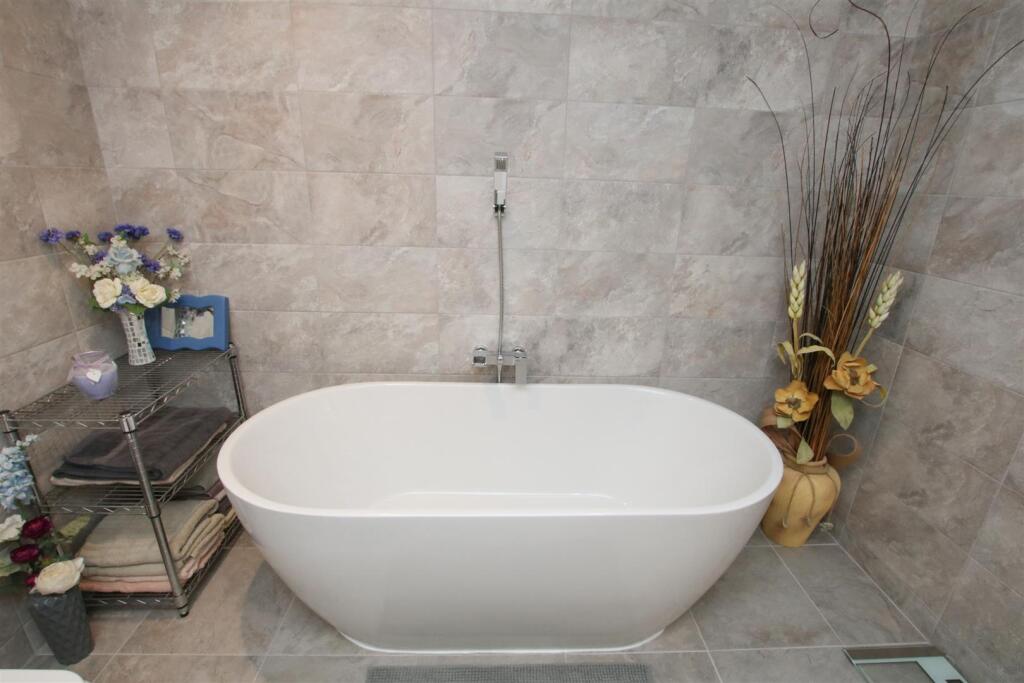 HOUSE BATHROOM