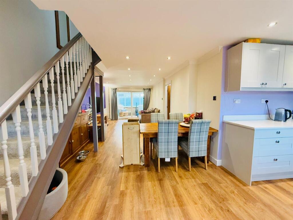 WhatsApp Image 2025-01-14 at 16.09.05 (3).jpeg