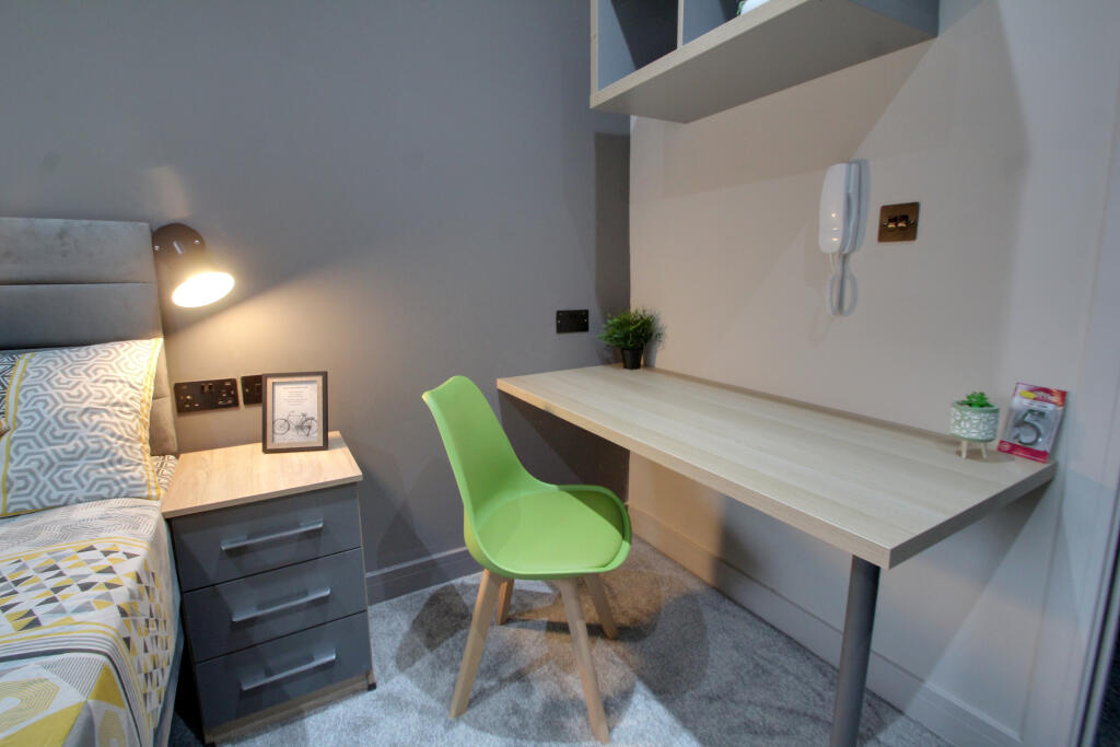 Room 5 Ensuite