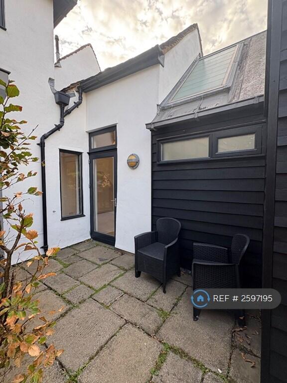 Private Courtyard