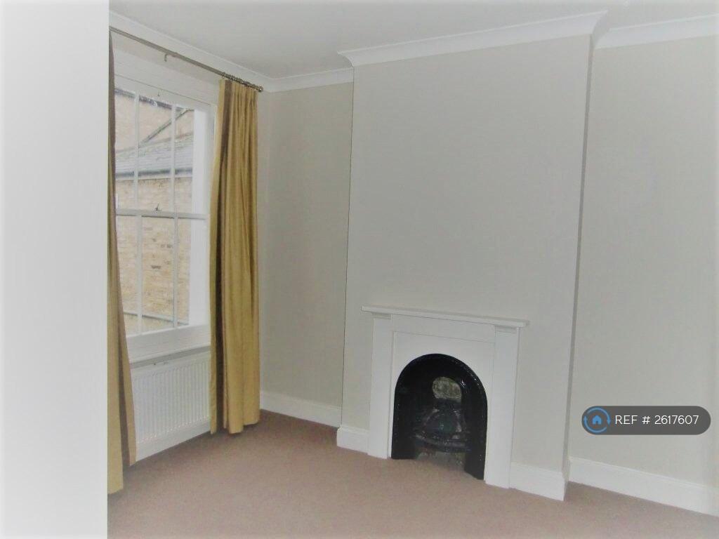 Double Bedroom 11'5 x 11'
