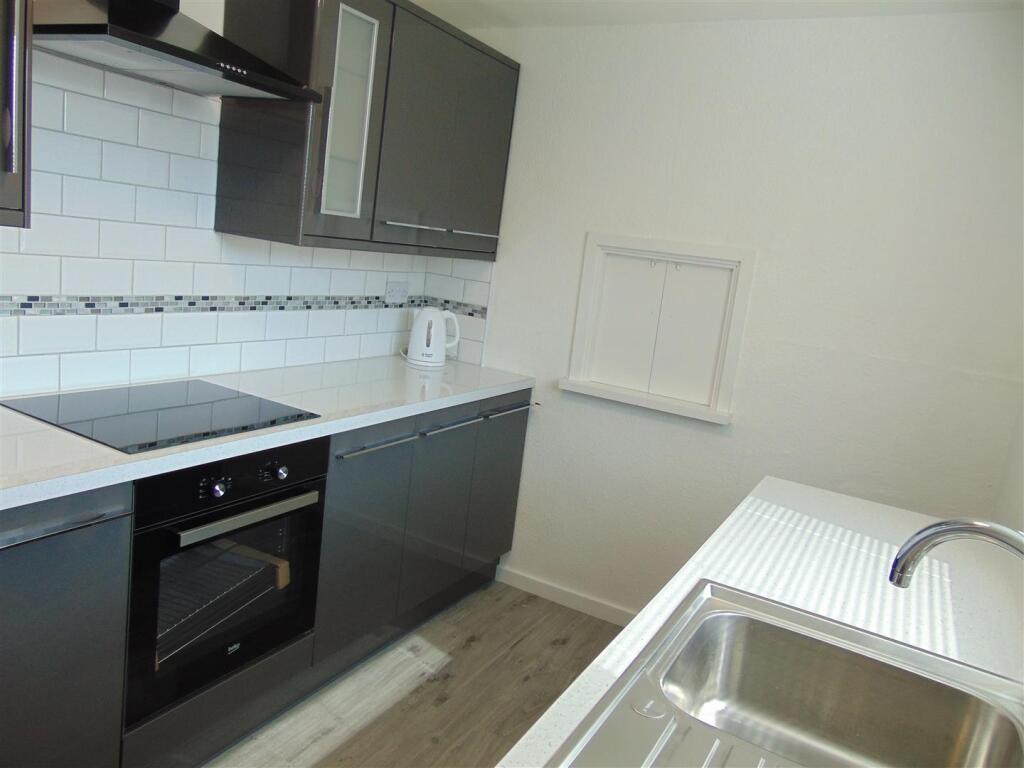 LUXURY REFITTED KITCHEN