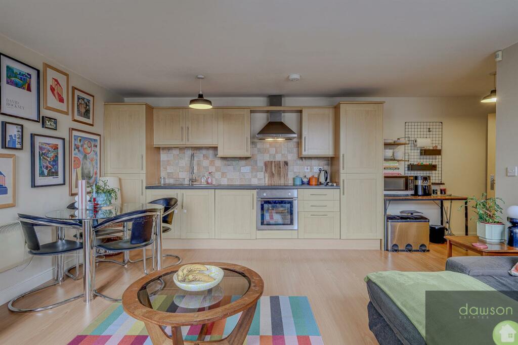 Lounge/Kitchen