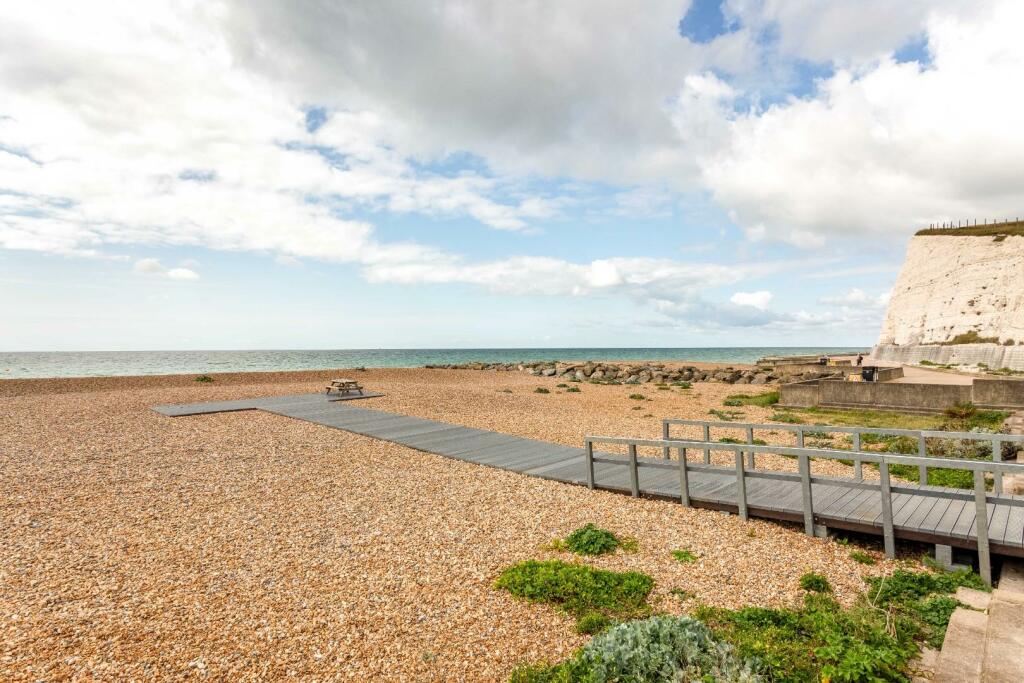 Abbotsbury Close-18.jpg